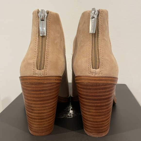 Vince Camuto Women’s Gigietta Block Heel Lux Kid Suede Bootie NIB 7M - Picture 3 of 5